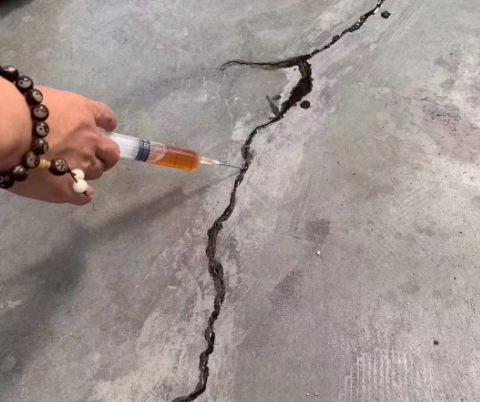 湟源混凝土裂缝修补技术详解​